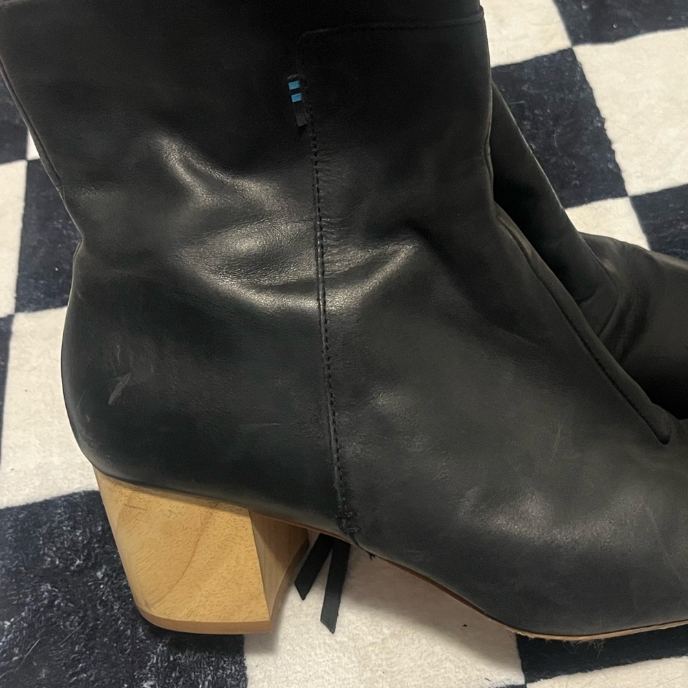Toms Black Leather Heeled Boots